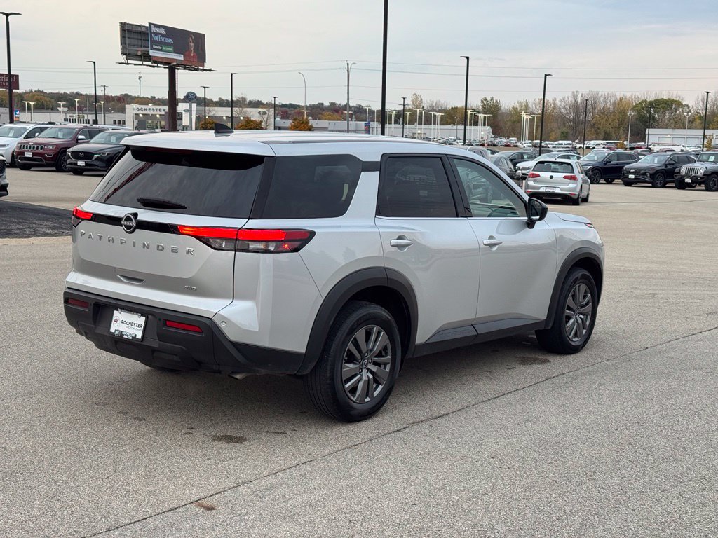Used 2025 Nissan Pathfinder S AWD/4WD image 33