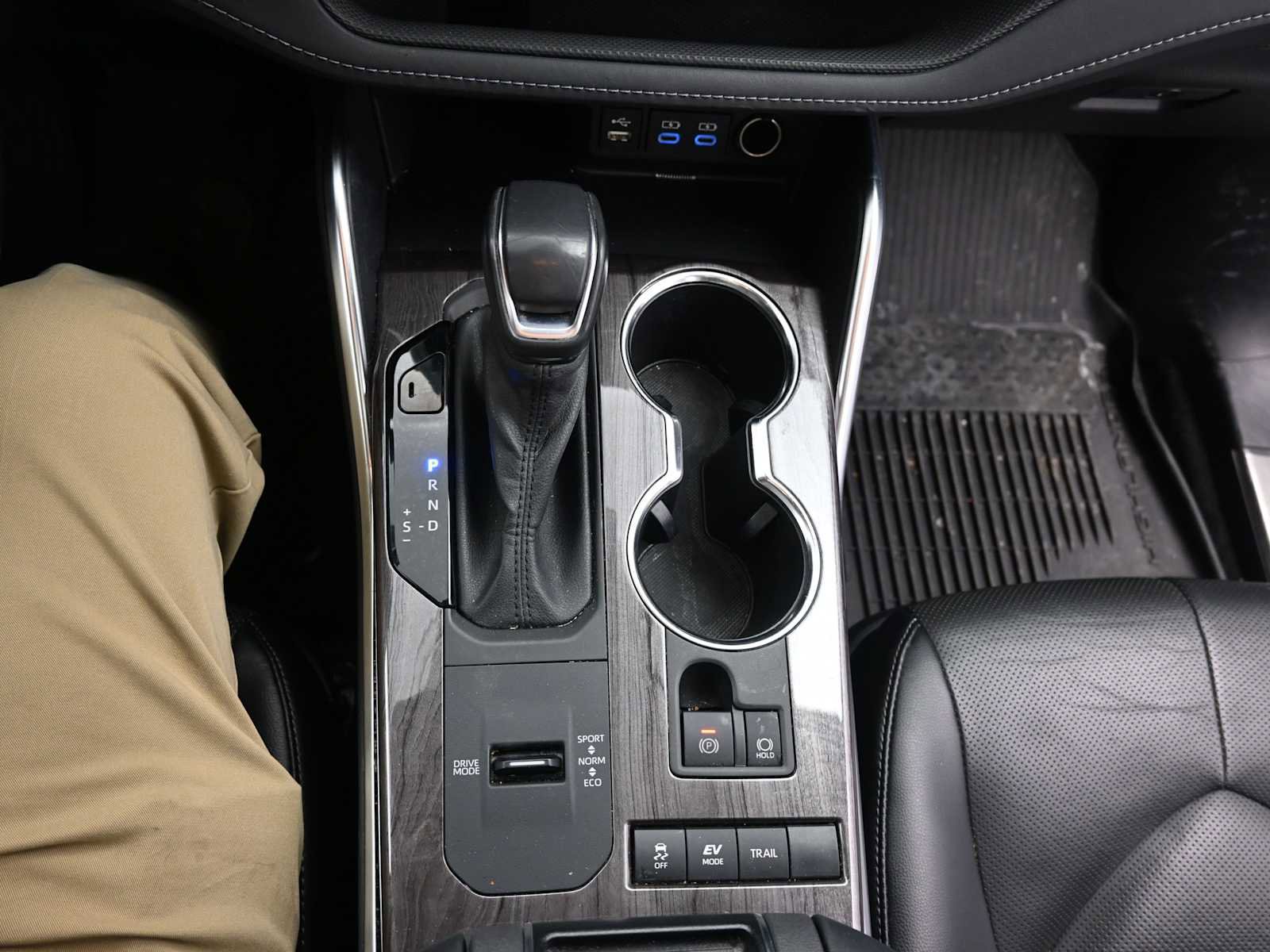 Used 2022 Toyota Highlander Platinum image 13