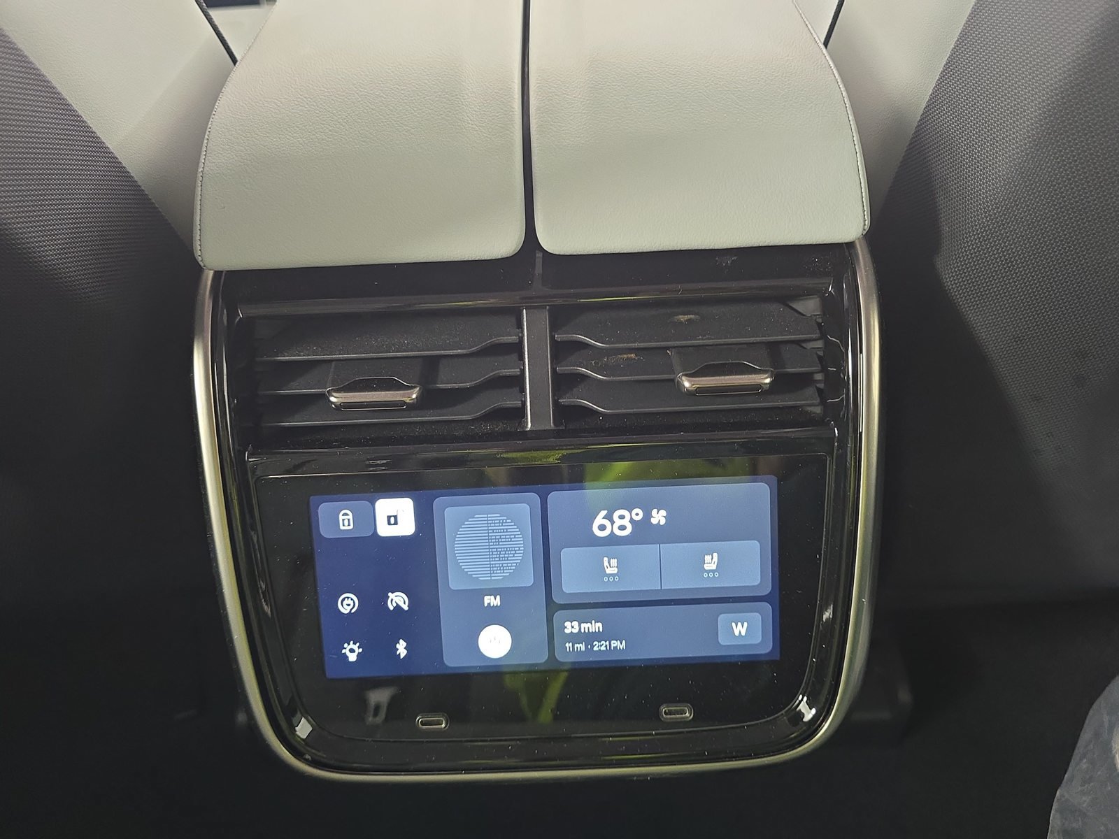 Used 2024 Rivian R1S Adventure Quad AWD/4WD image 30