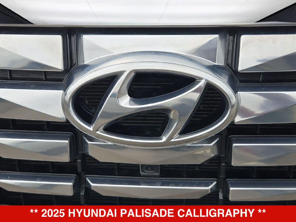 Used 2025 Hyundai Palisade Calligraphy AWD/4WD image 12