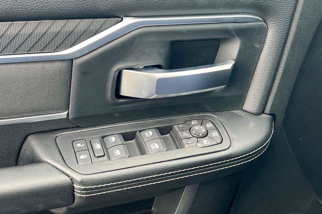 New 2026 RAM 2500 Big Horn AWD/4WD image 11