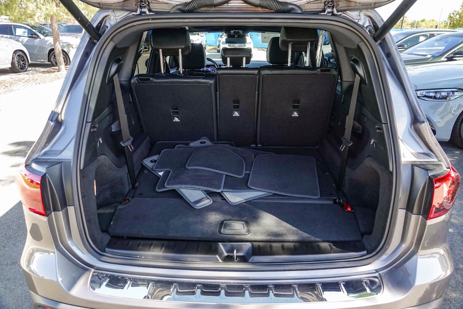 Used 2024 Mercedes-Benz EQB 300 4MATIC image 26