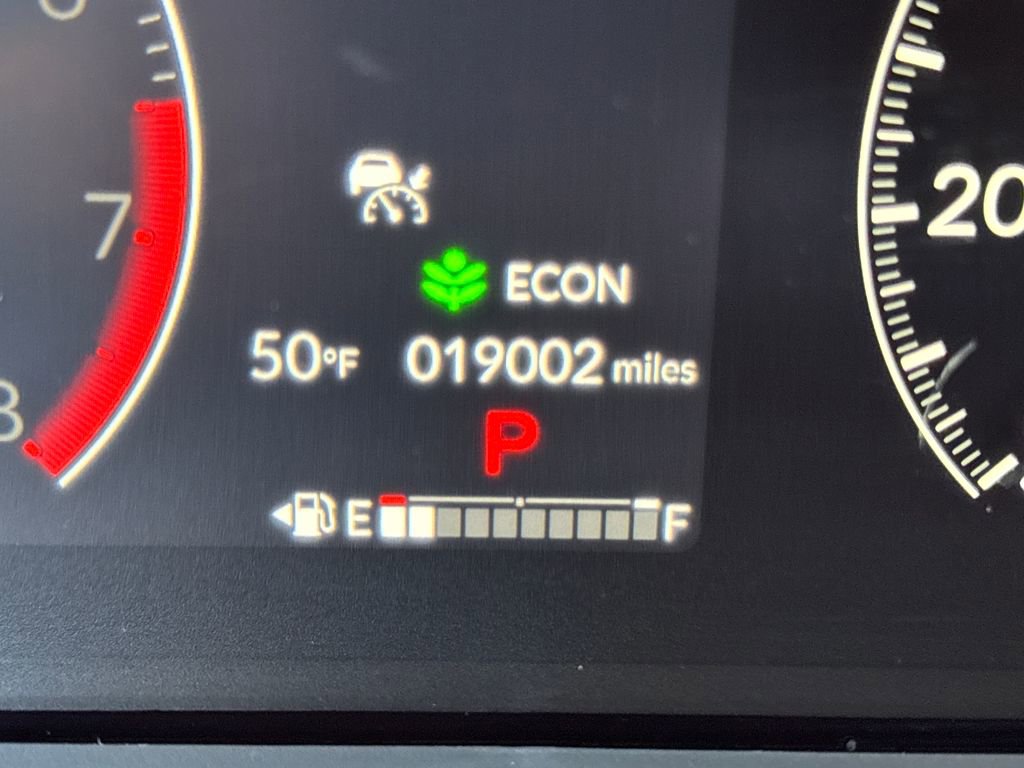 Used 2024 Honda Pilot Touring image 28