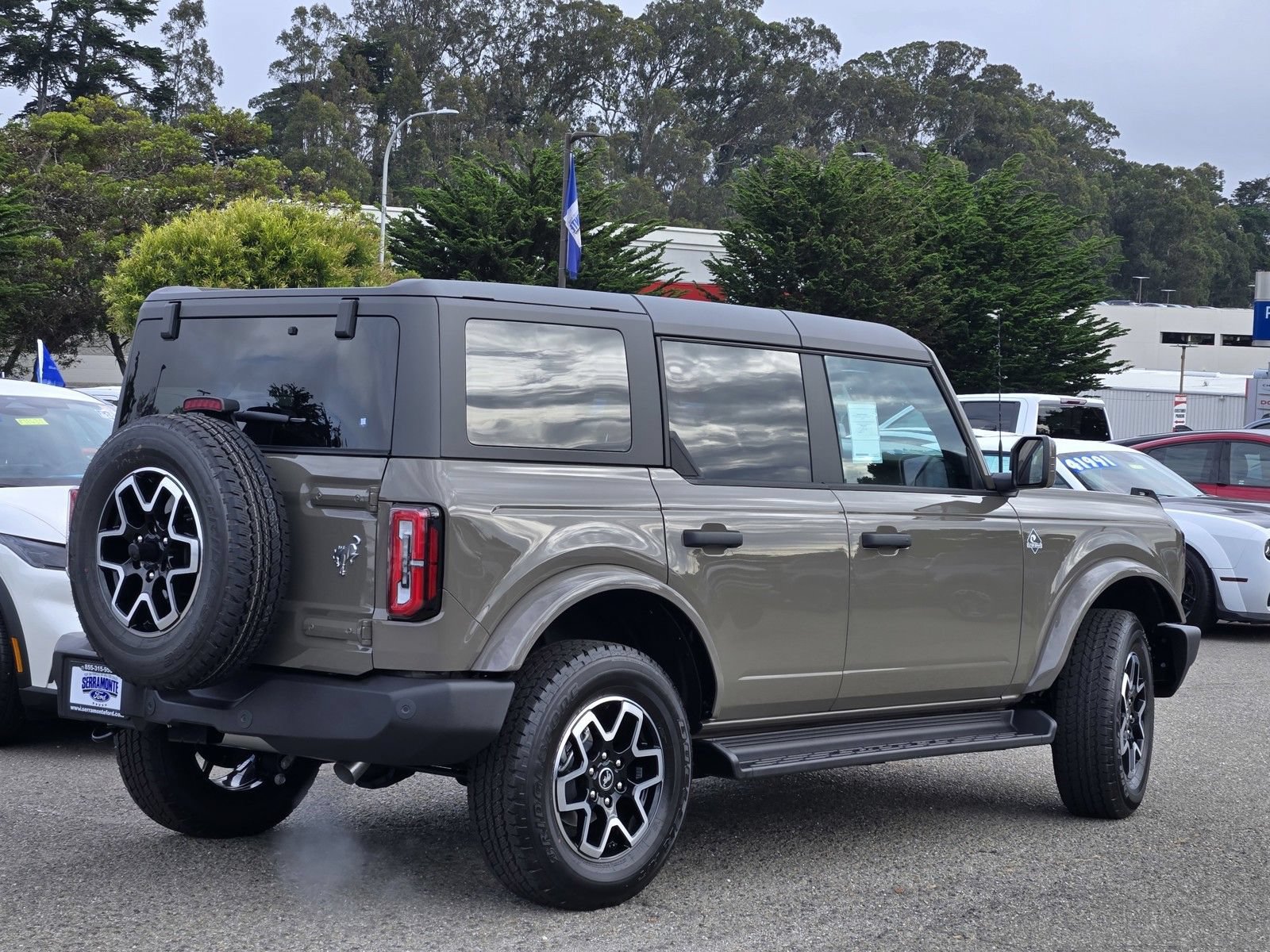 New 2026 Ford Bronco Outer Banks AWD/4WD image 4