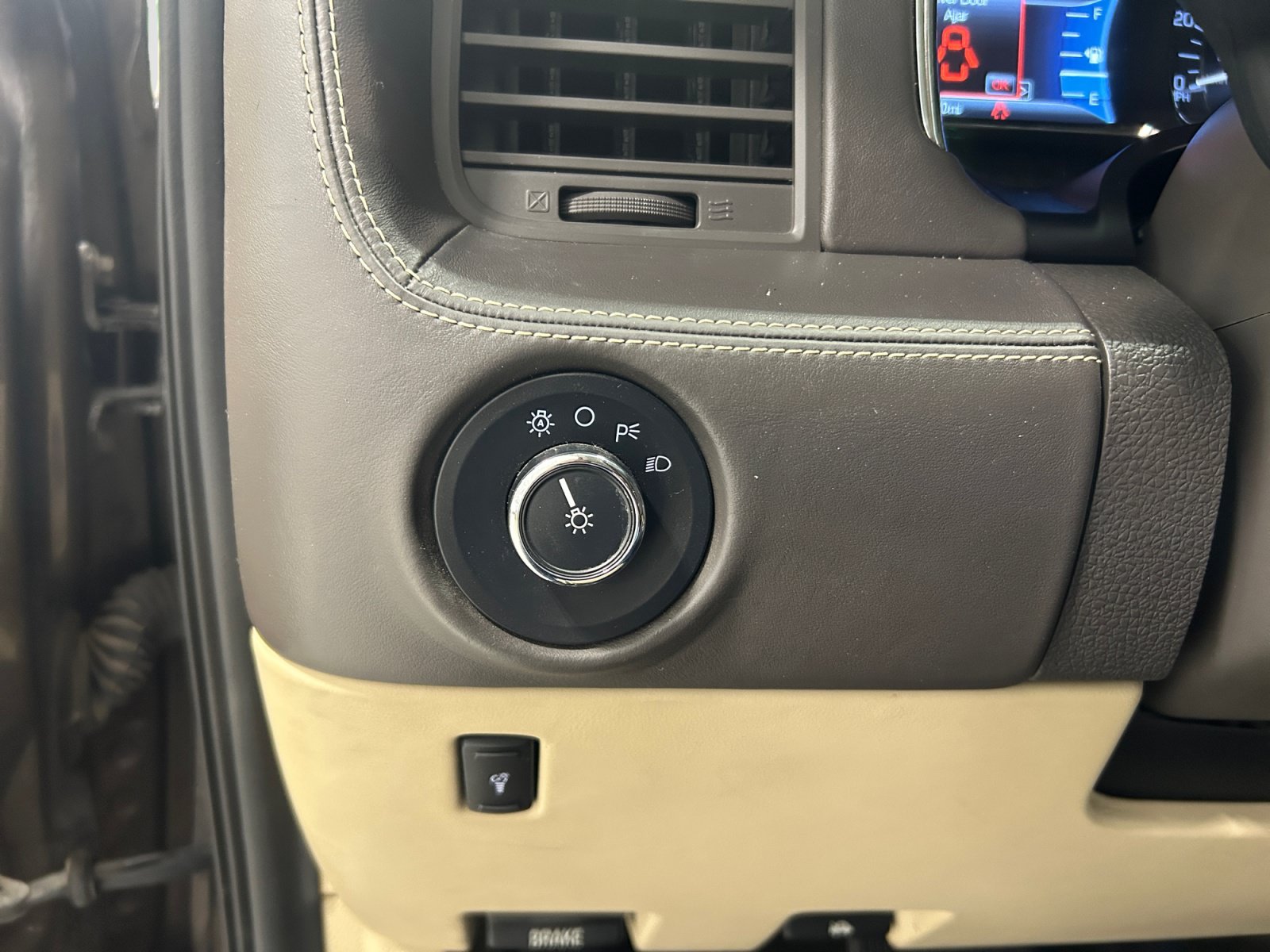 Used 2015 Lincoln Navigator 2WD w/ Equipment Group 101A Reserve image 19