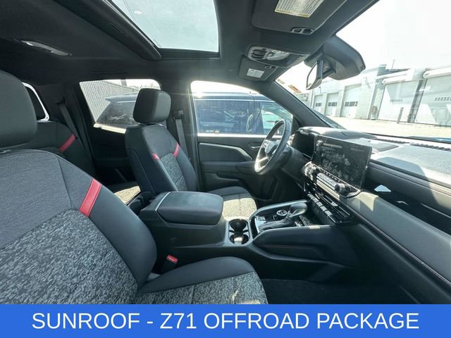 Used 2024 Chevrolet Colorado Z71 w/ Z71 Convenience Package 2 image 2