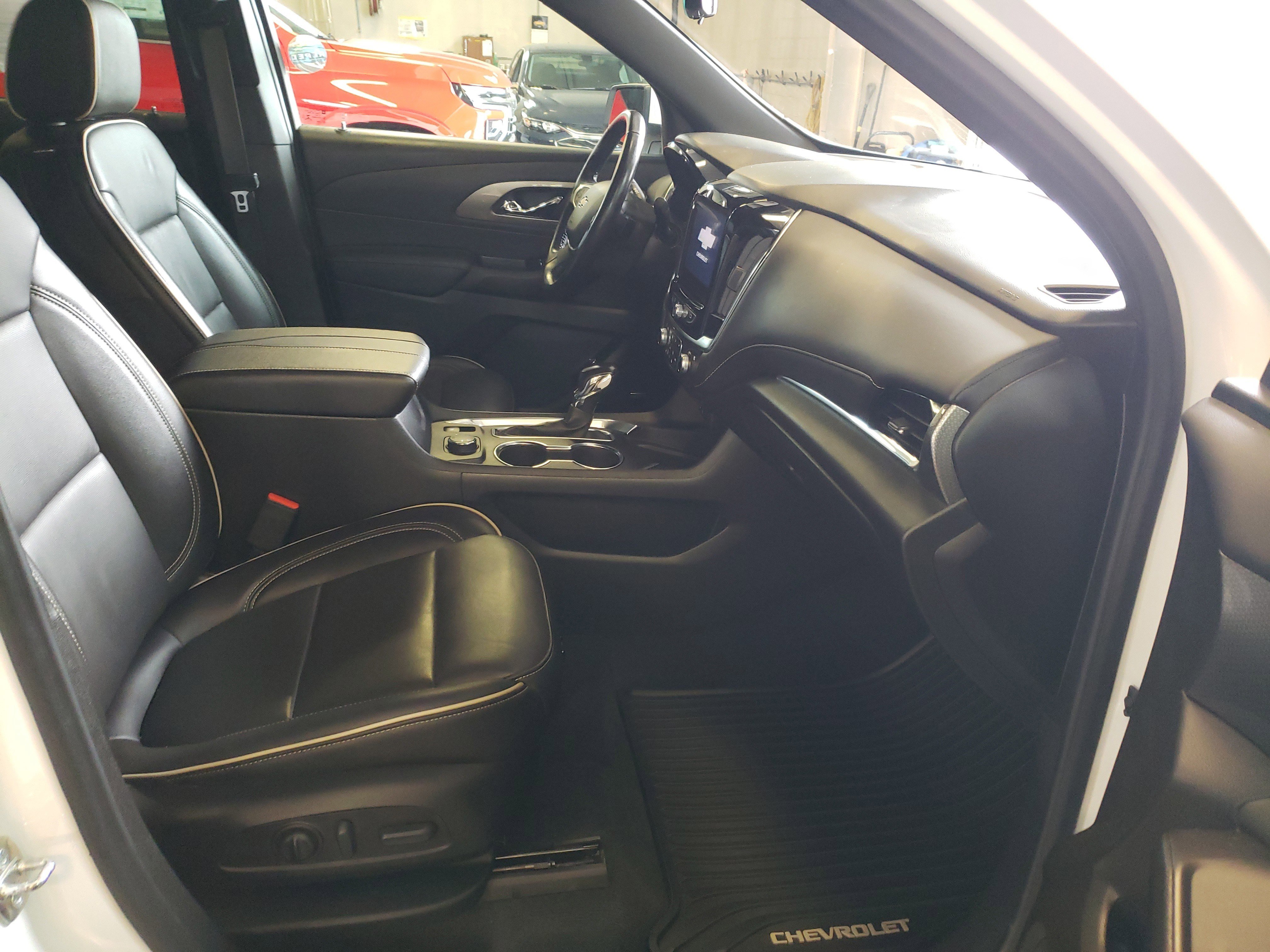 Certified 2022 Chevrolet Traverse Premier image 17