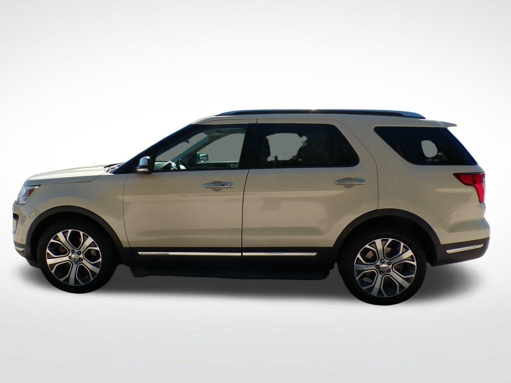 Used 2018 Ford Explorer Platinum AWD/4WD image 2