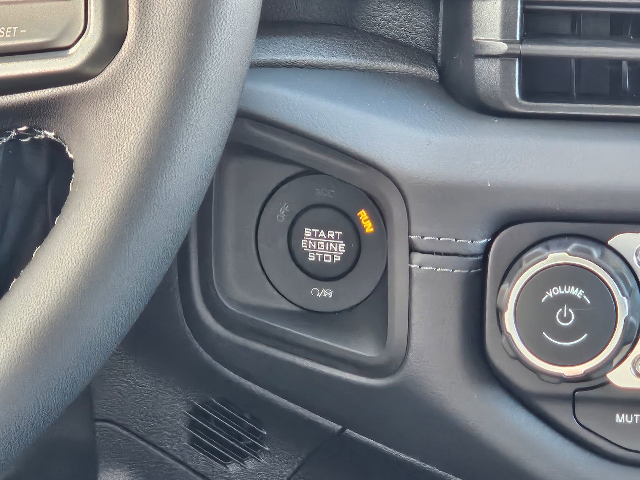 New 2026 Jeep Gladiator Sport image 13