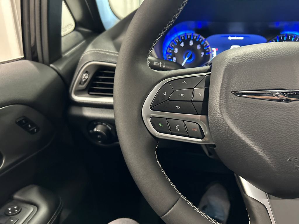 New 2025 Chrysler Pacifica Select image 19