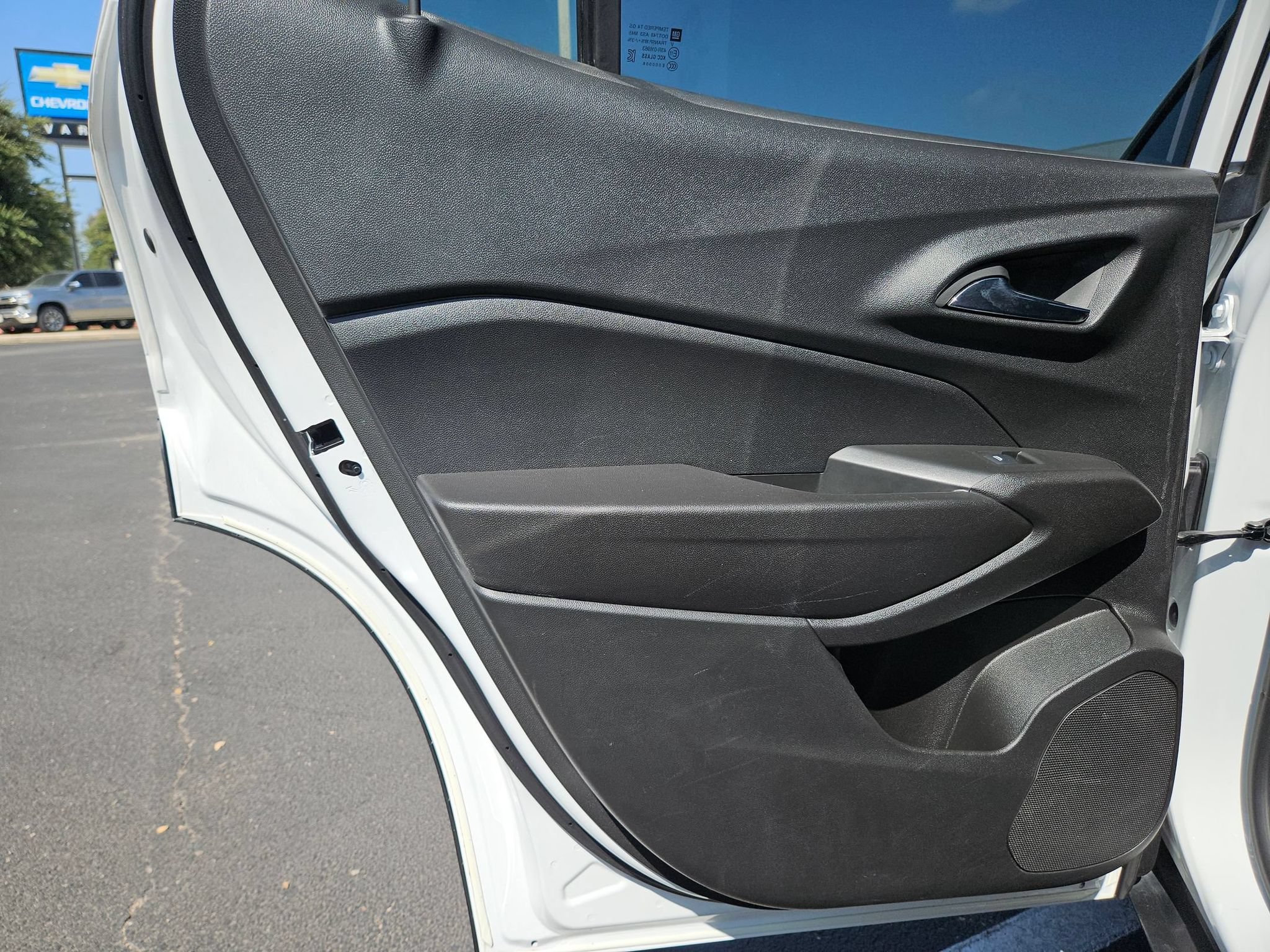 Certified 2025 Chevrolet Trax RS w/ Sunroof Package FWD image 15