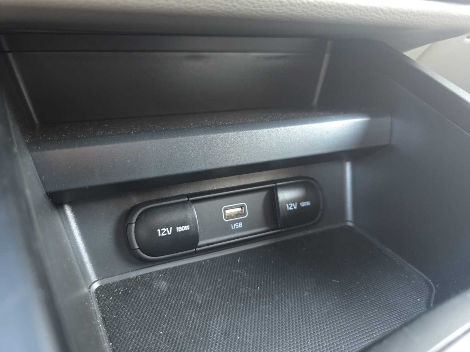 Used 2025 Kia Soul LX w/ LX Technology Package FWD image 19