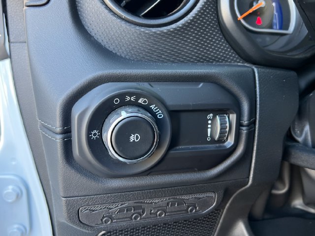 Used 2025 Jeep Wrangler Unlimited Rubicon w/ Safety Group AWD/4WD image 26
