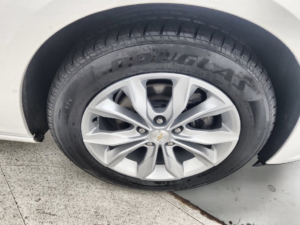 Used 2025 Chevrolet Malibu LT FWD image 35