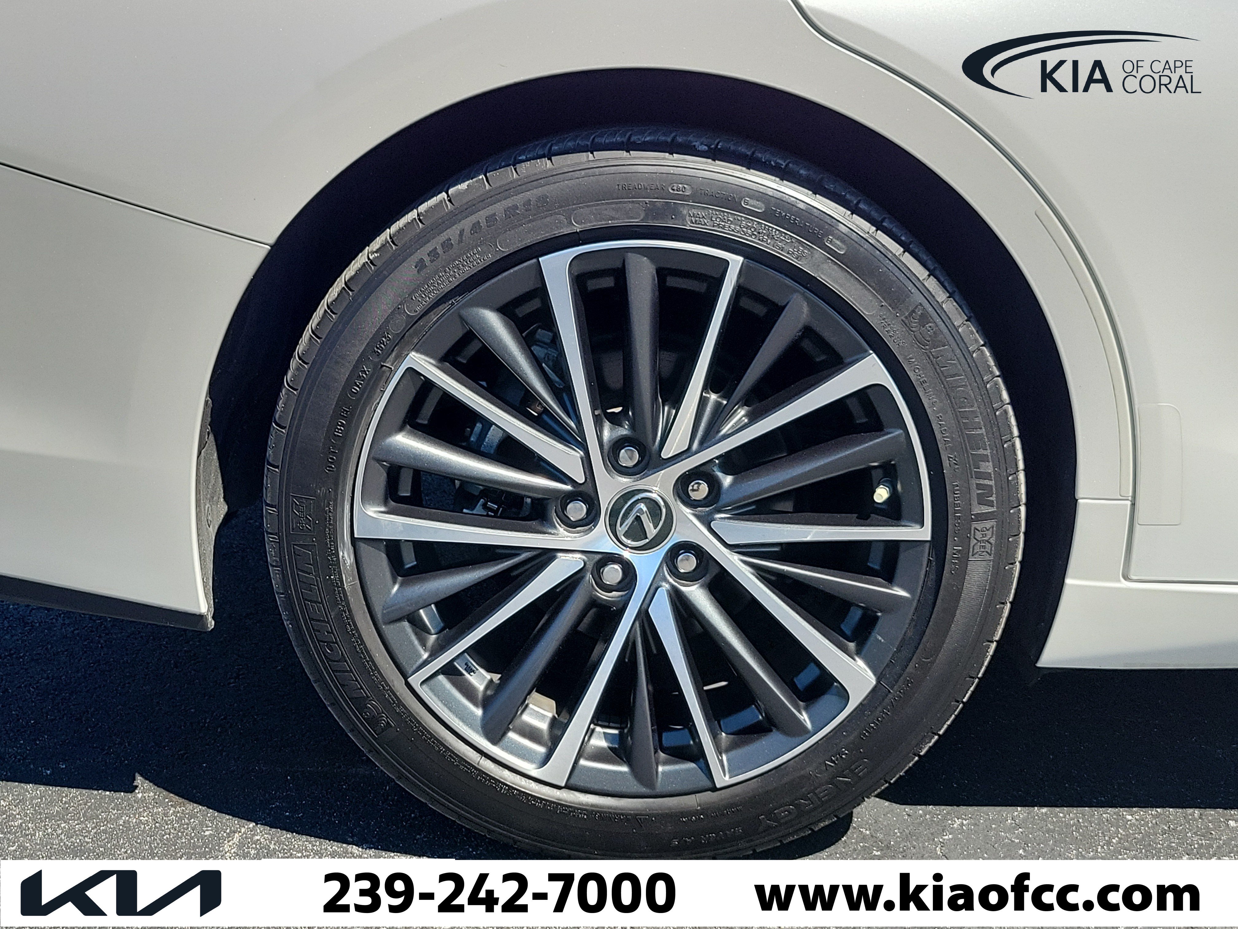 Used 2024 Lexus ES 350 w/ Premium Package FWD image 9