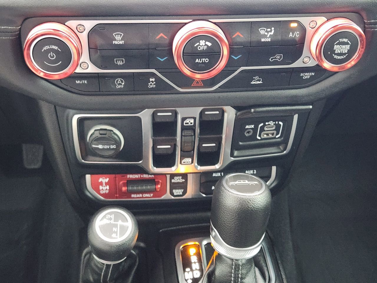 Used 2024 Jeep Gladiator Rubicon AWD/4WD image 18