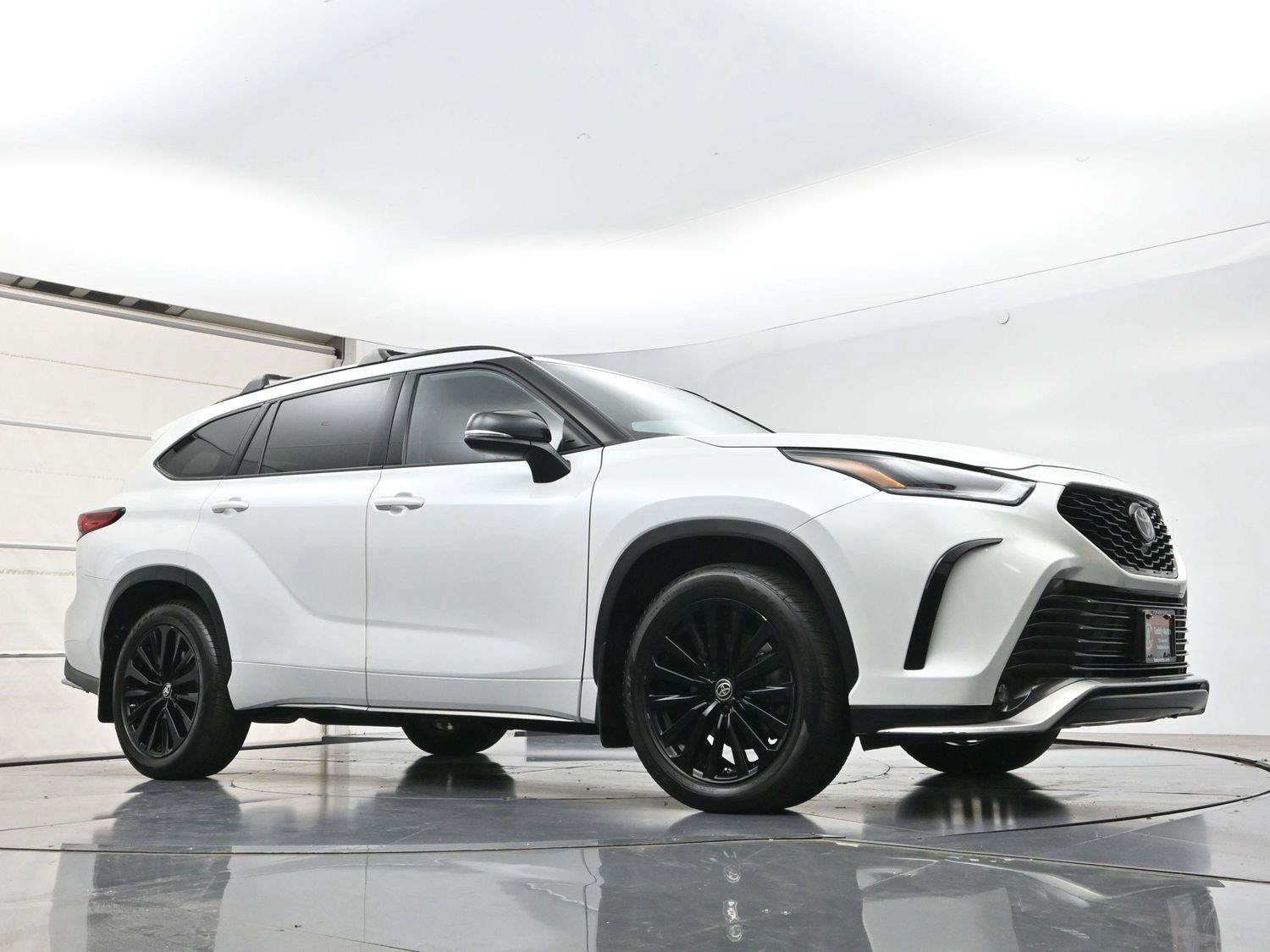 Used 2023 Toyota Highlander XSE AWD/4WD image 34