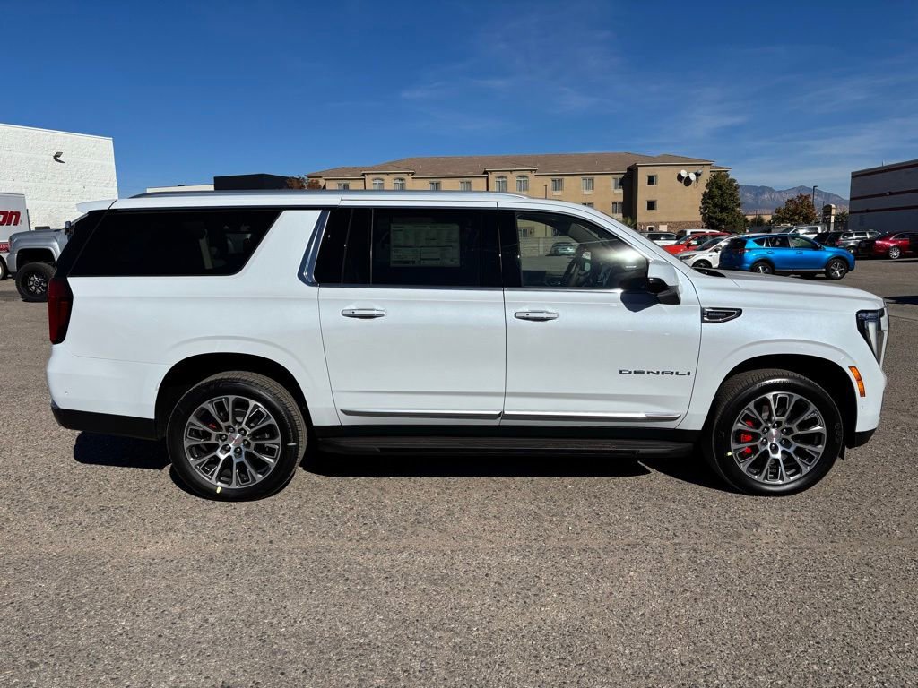 New 2026 GMC Yukon XL Denali w/ Advanced Technology Package image 4