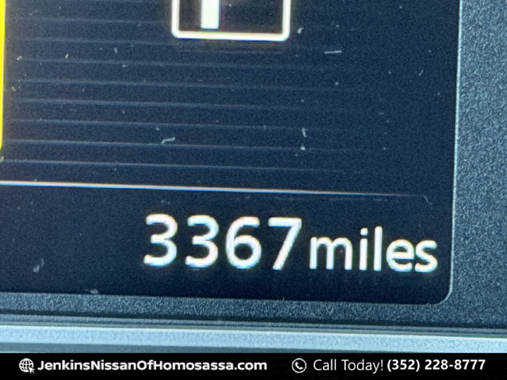 Certified 2025 Nissan Versa SR w/ Trunk Package FWD image 43