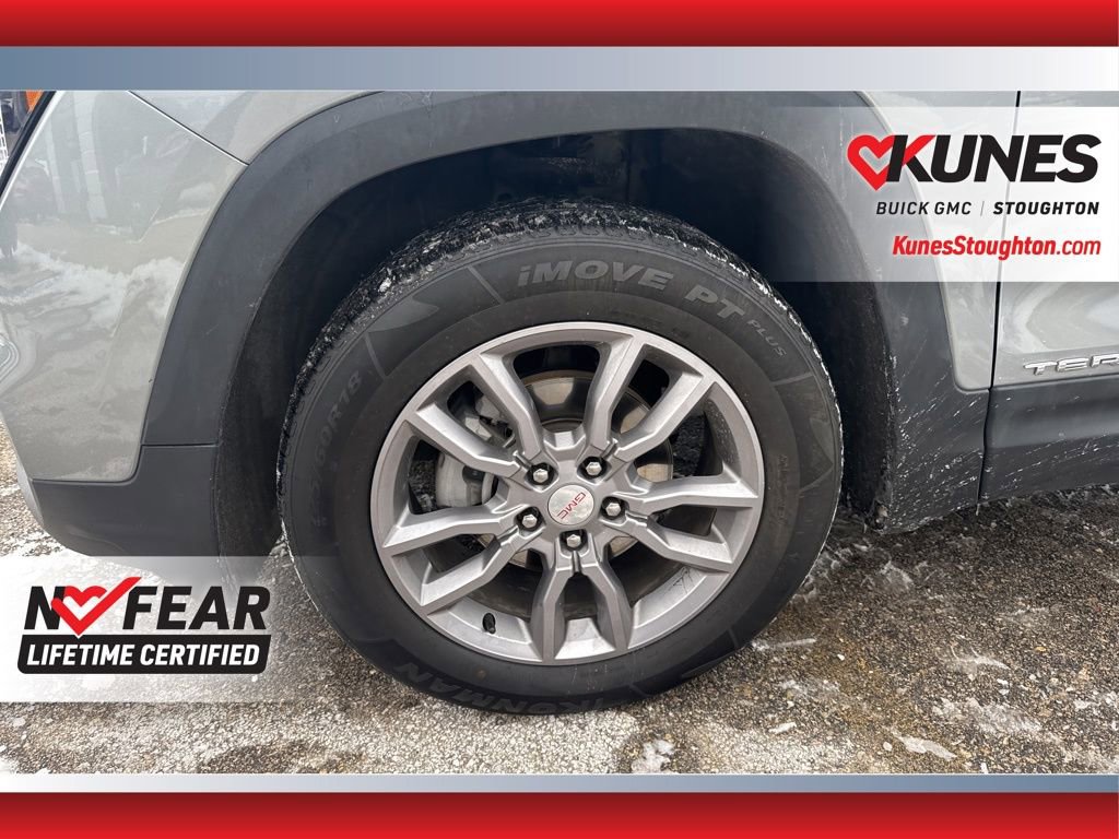 Used 2024 GMC Terrain SLT image 16