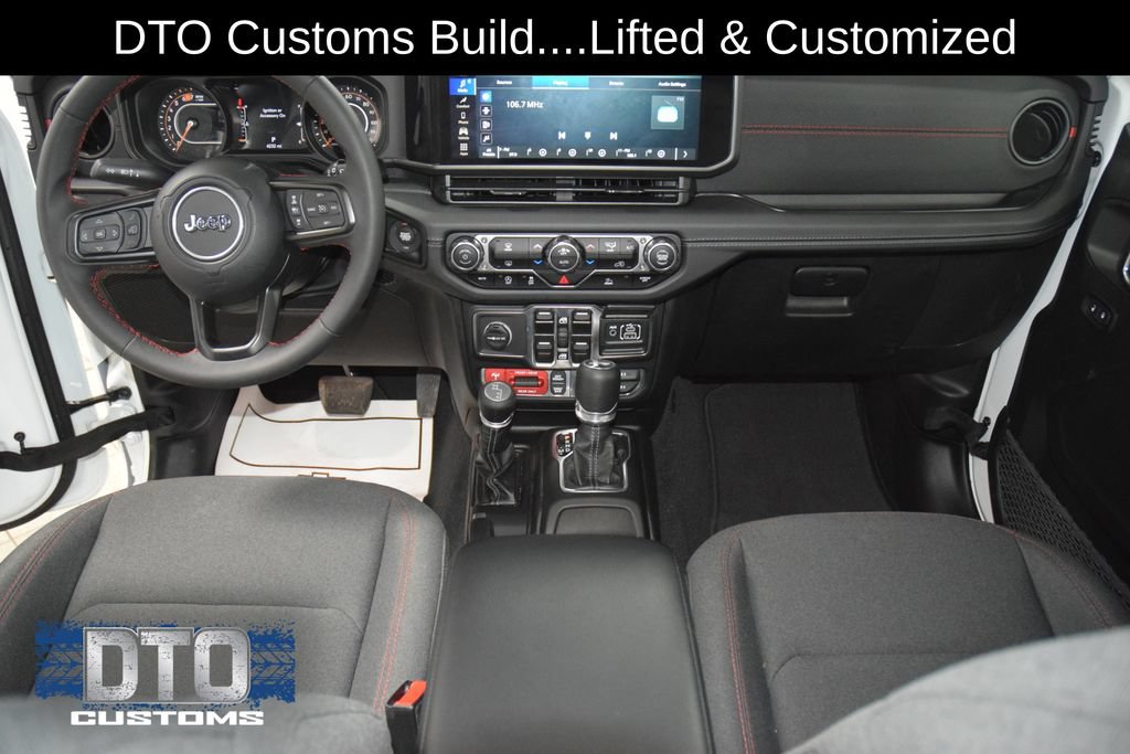 Used 2025 Jeep Wrangler Unlimited Rubicon AWD/4WD image 30