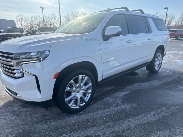 Used 2022 Chevrolet Suburban High Country image 9