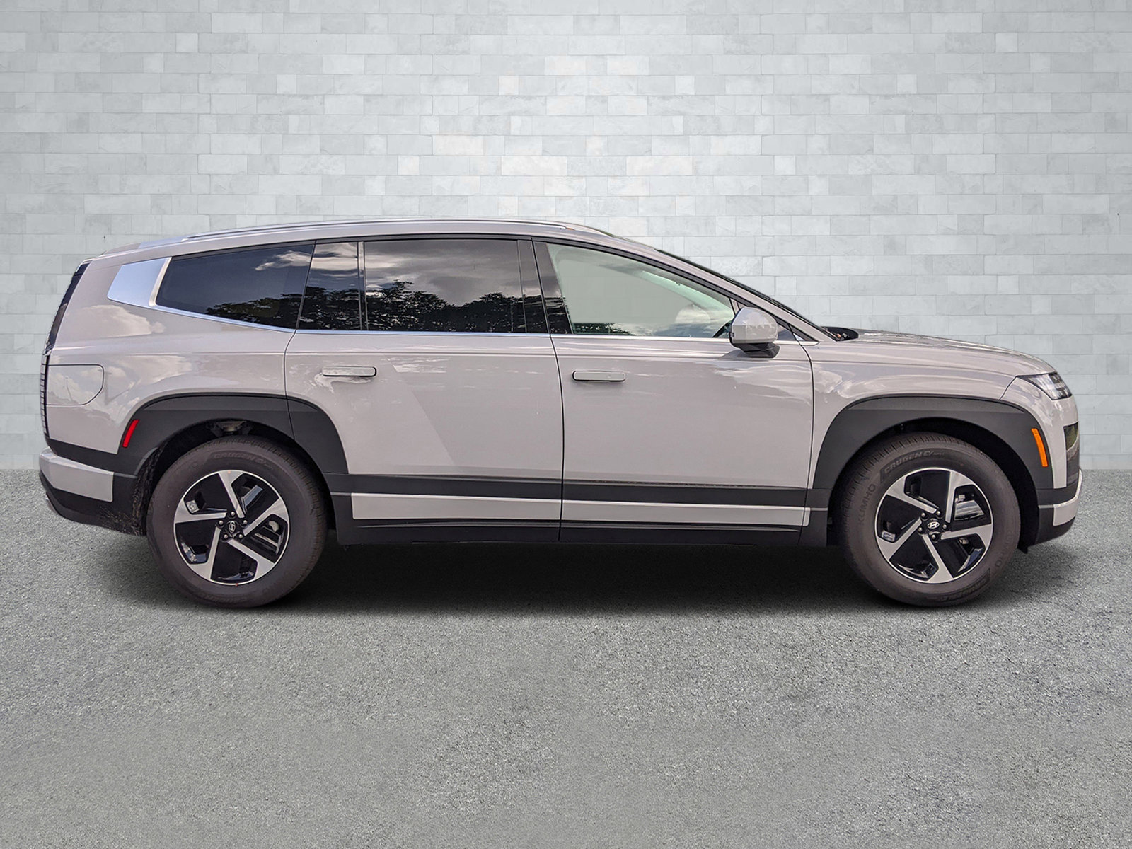 New 2026 Hyundai Ioniq 9 S image 4