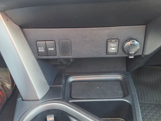 Used 2016 Toyota RAV4 LE AWD/4WD image 29