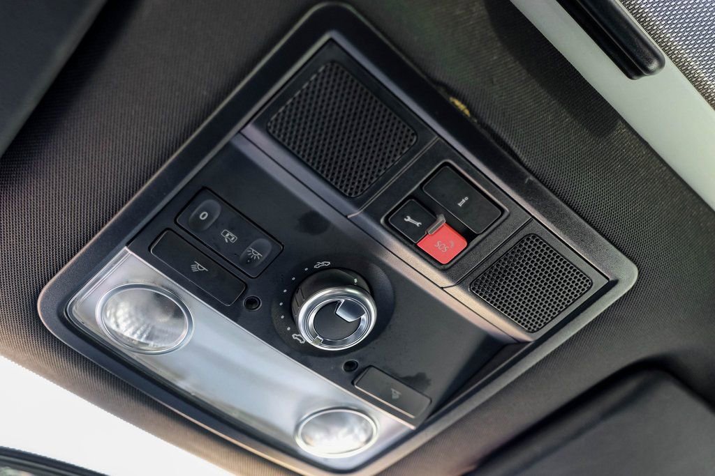 Used 2014 Volkswagen Beetle R-Line image 18