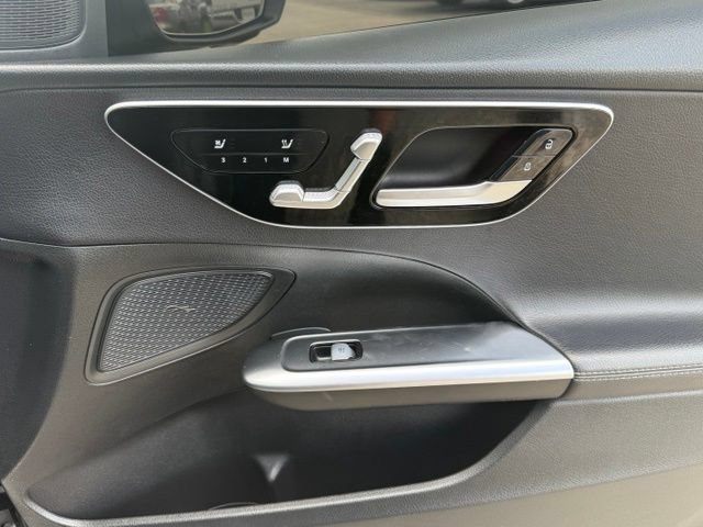 Used 2024 Mercedes-Benz C 300 Sedan image 18