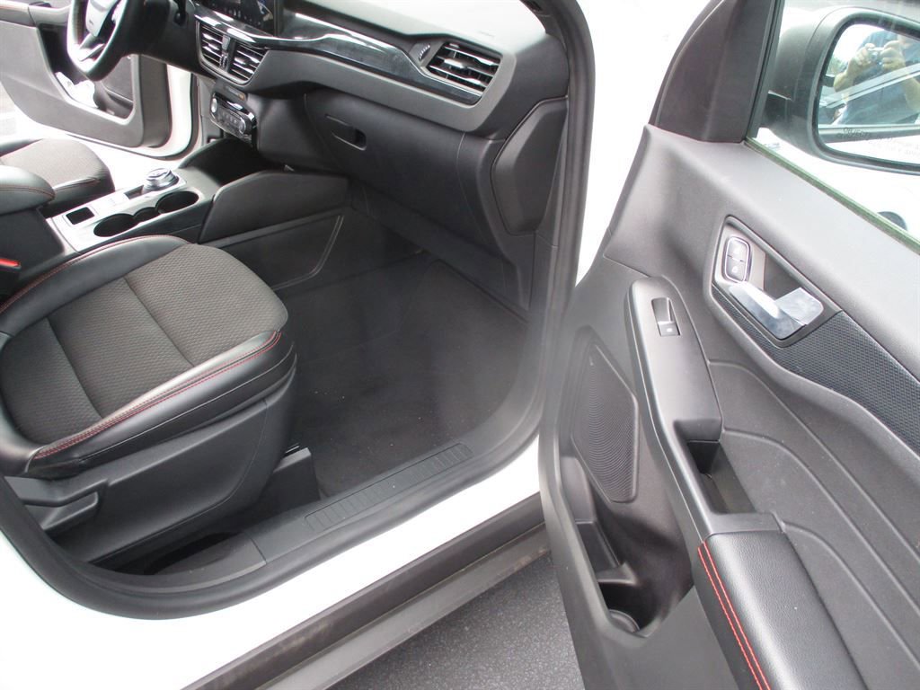 Used 2024 Ford Escape ST-Line w/ Tech Pack #1 image 12