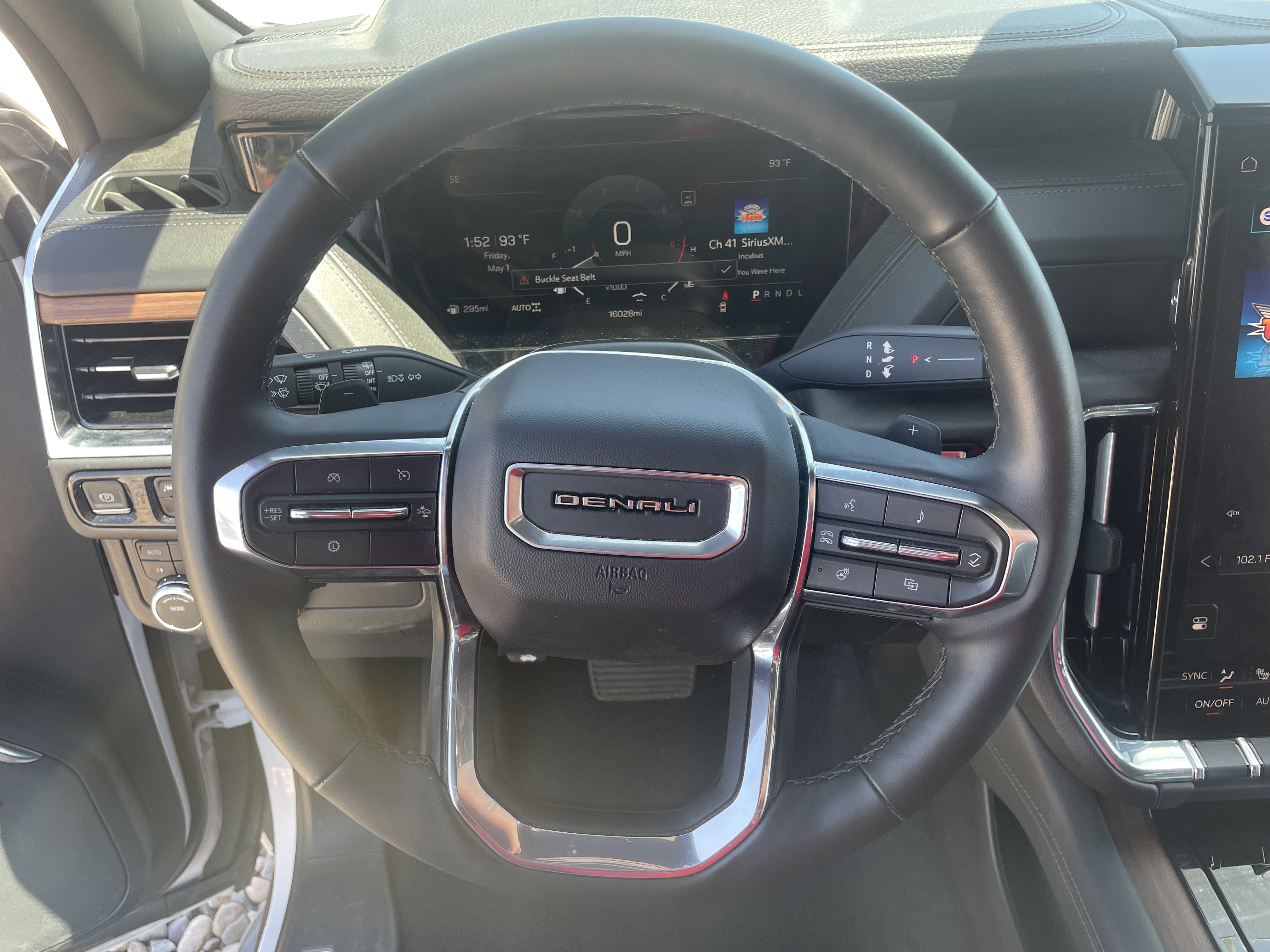 Used 2025 GMC Yukon XL Denali AWD/4WD image 15
