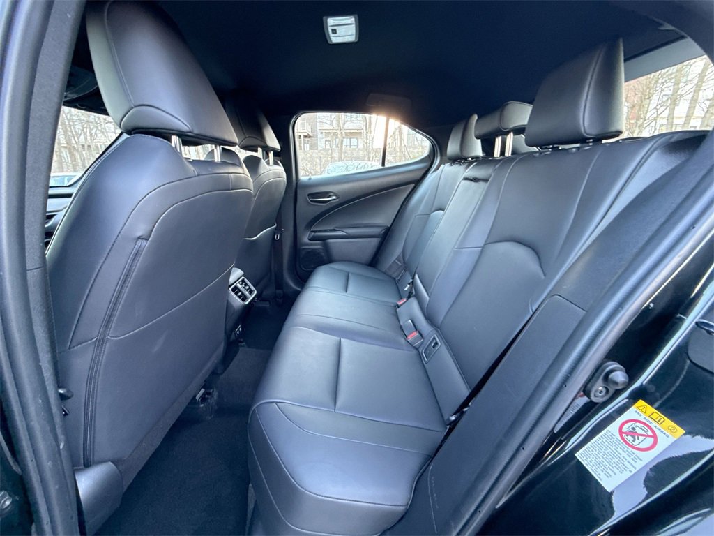 Used 2019 Lexus UX 200 image 23