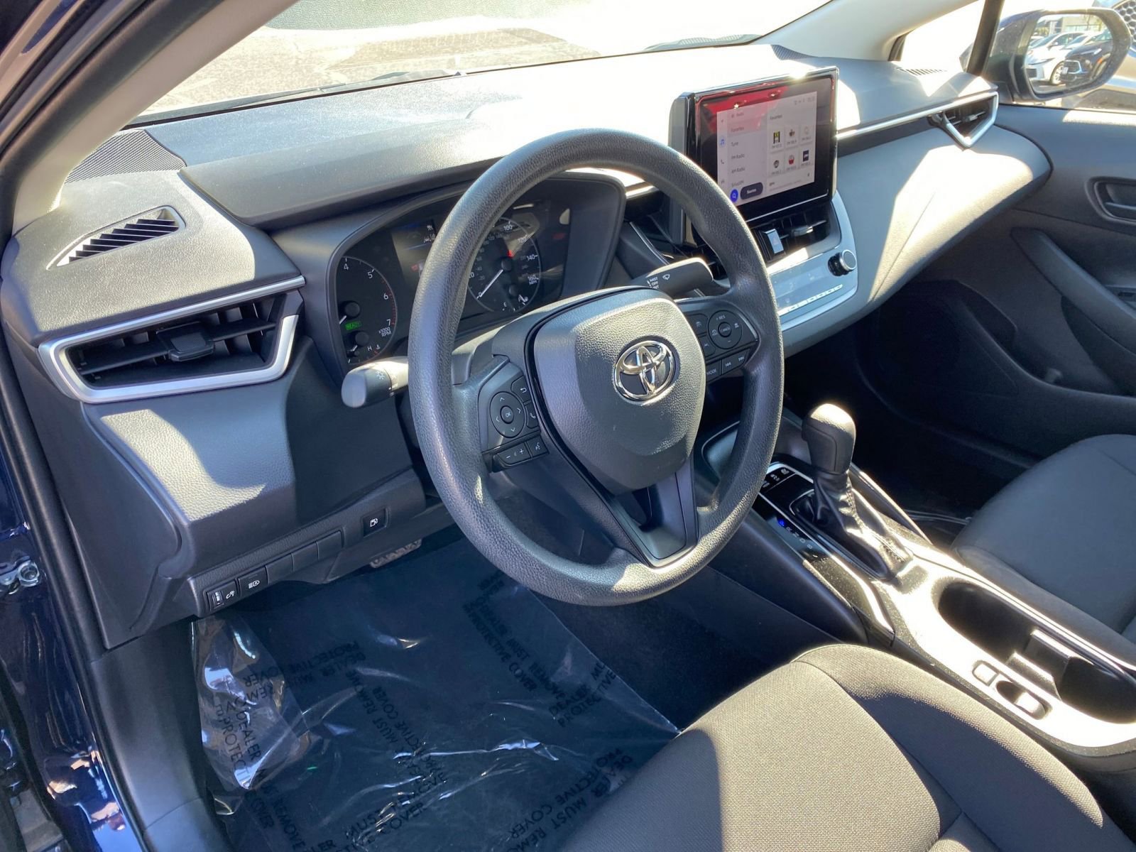 Used 2025 Toyota Corolla LE image 34