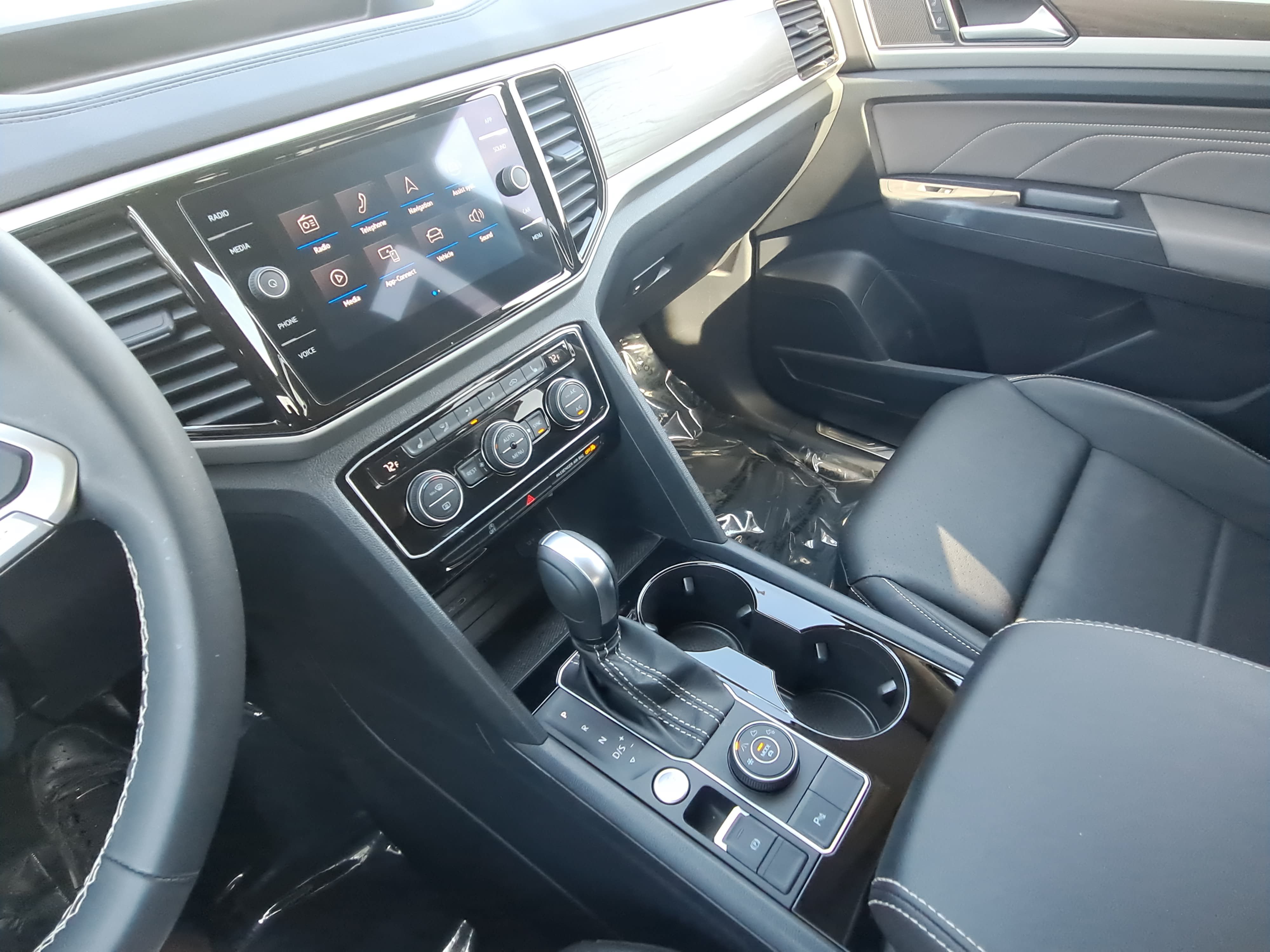 Used 2023 Volkswagen Atlas SE AWD/4WD image 25