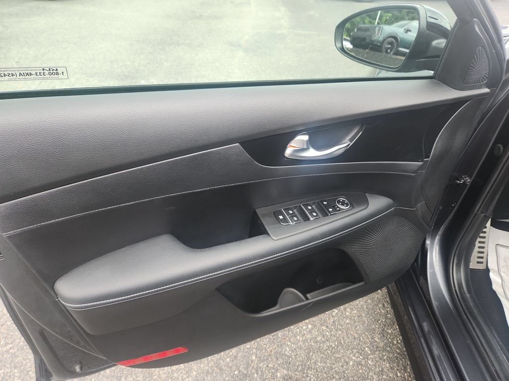 Certified 2023 Kia Forte GT-Line w/ GT-Line Technology Package FWD image 11