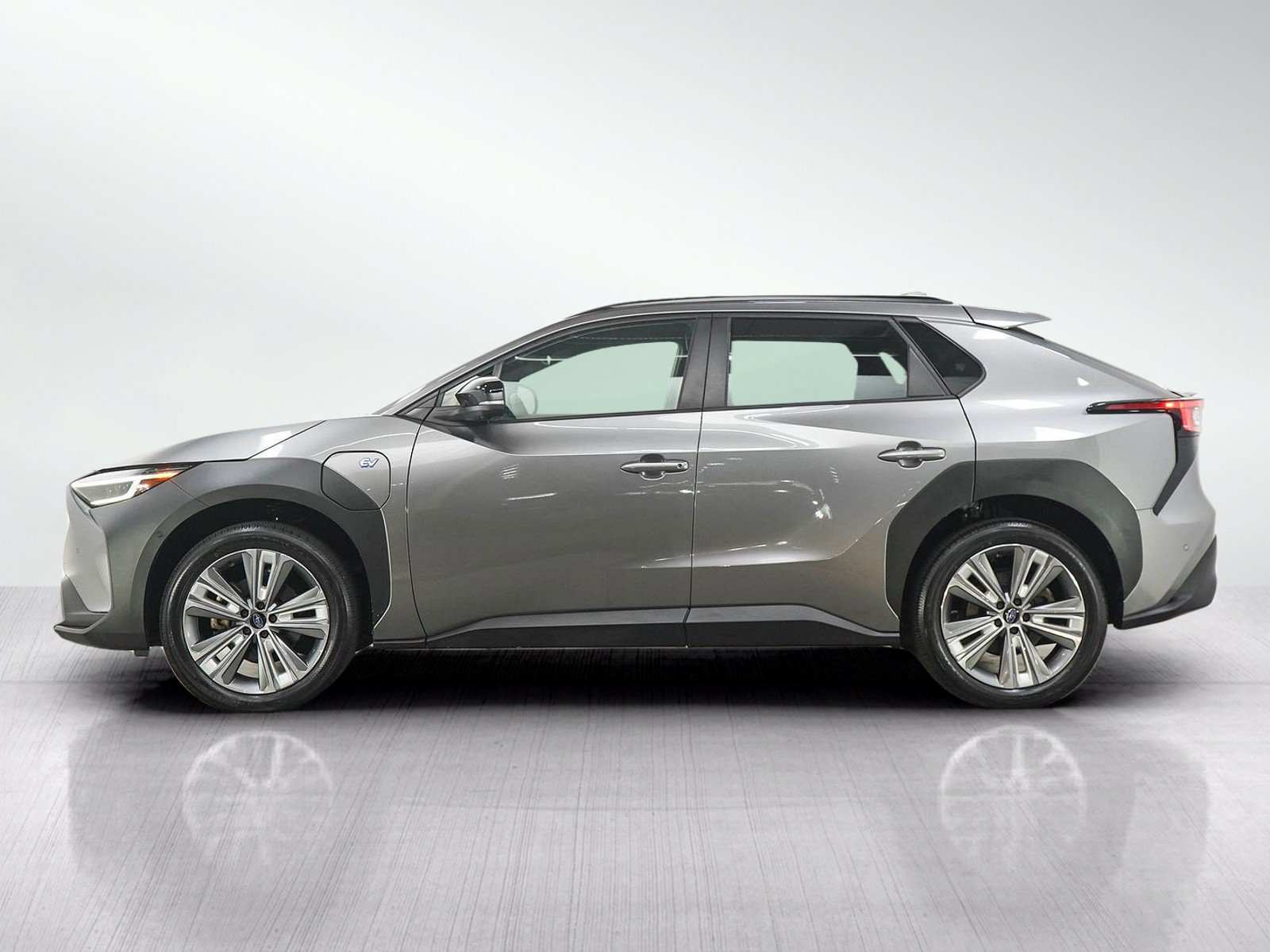 Used 2023 Subaru Solterra AWD image 2