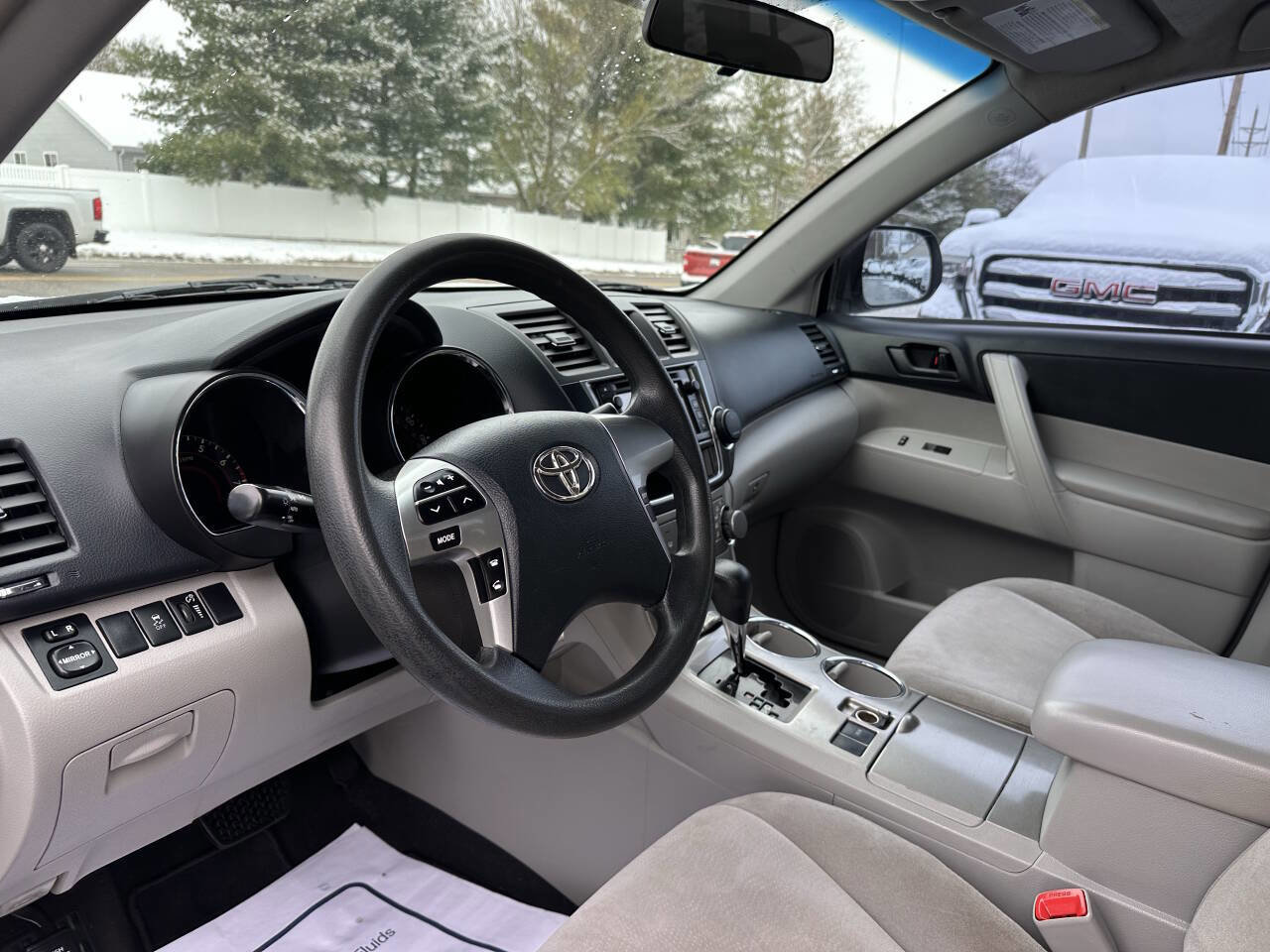 Used 2013 Toyota Highlander Plus image 22