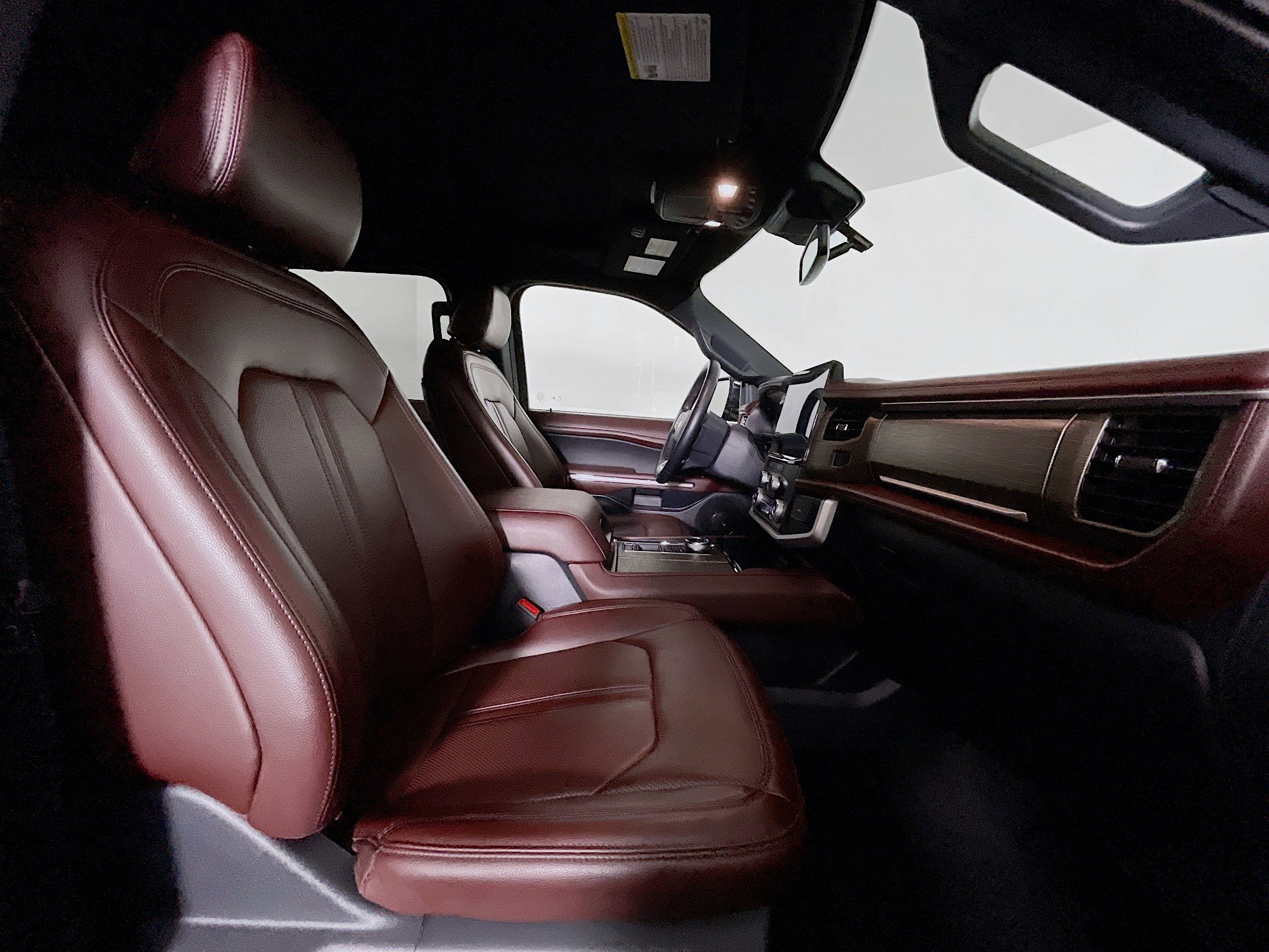 Used 2024 Ford Expedition Limited image 34