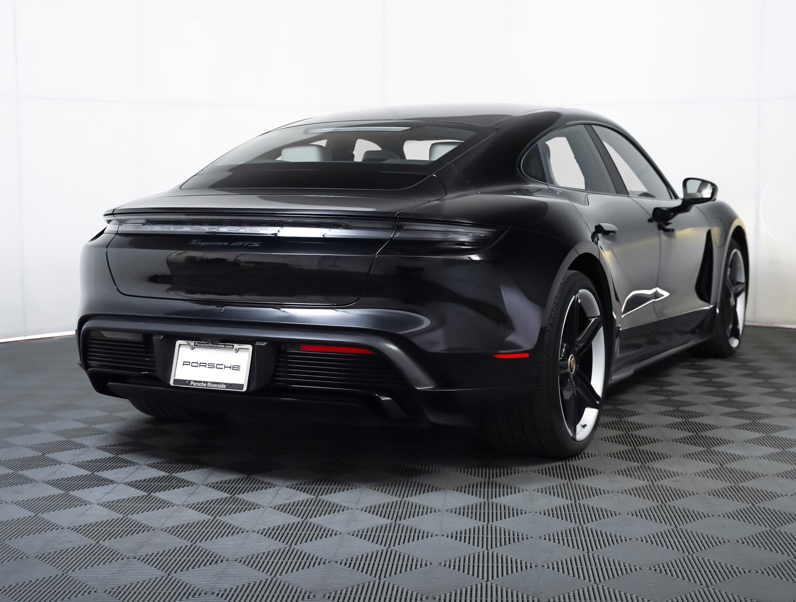 Certified 2024 Porsche Taycan GTS w/ Premium Package (P6U) image 10