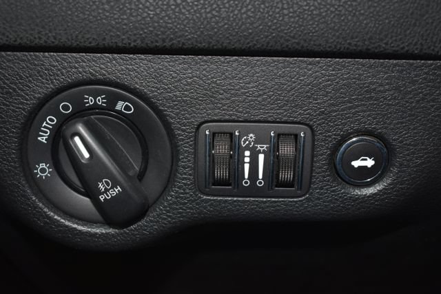 Used 2017 Dodge Charger SXT w/ AWD Plus Group image 21