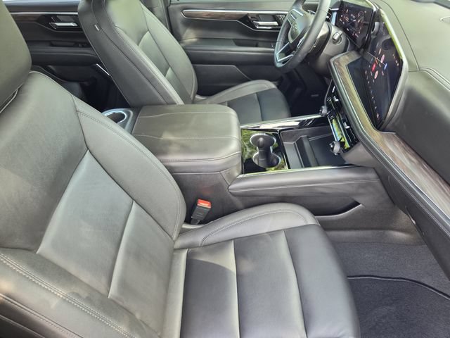 Used 2026 Chevrolet Tahoe Z71 w/ Comfort Package AWD/4WD image 12