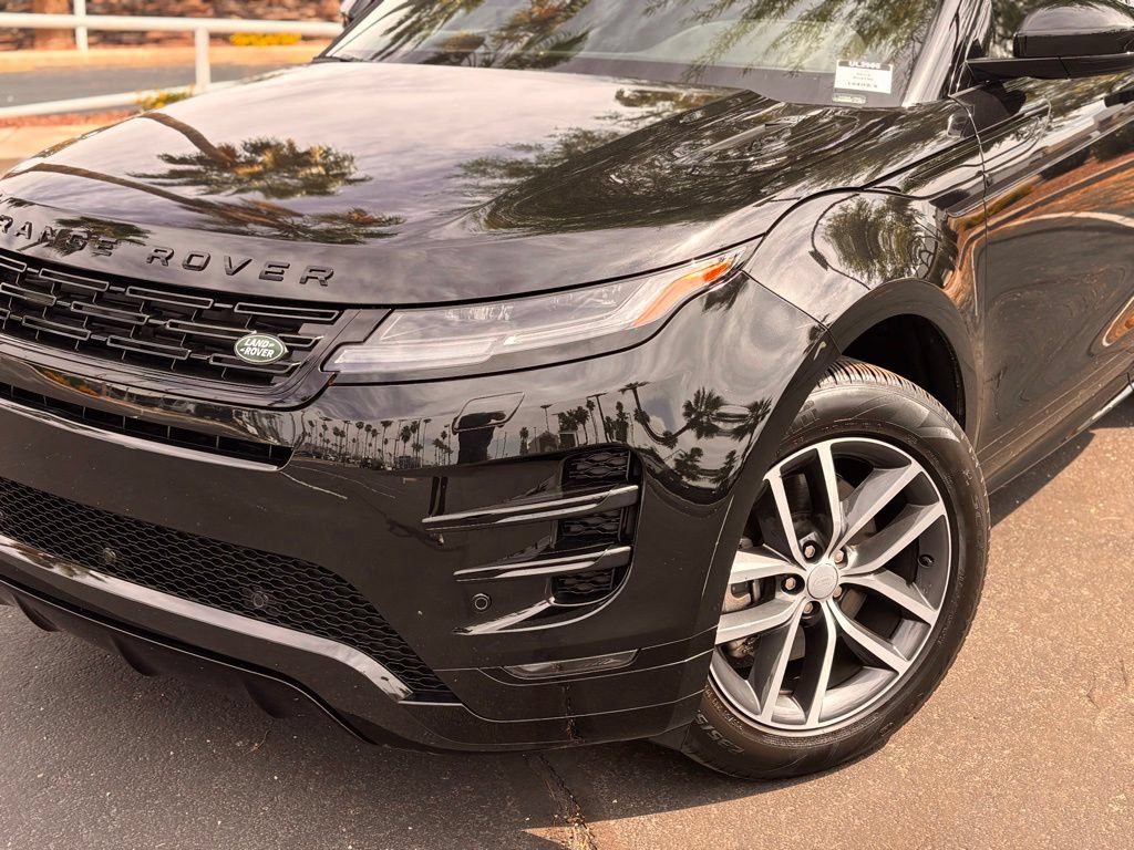 Used 2024 Land Rover Range Rover Evoque Dynamic SE AWD/4WD image 2