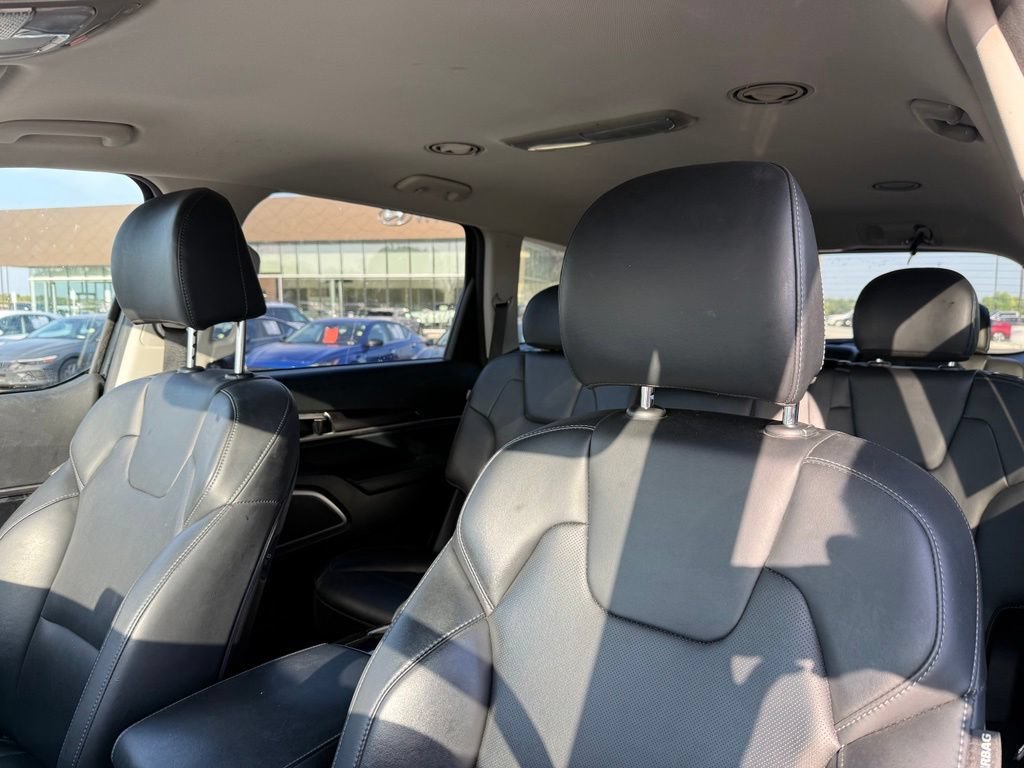Used 2025 Kia Telluride LX FWD image 22