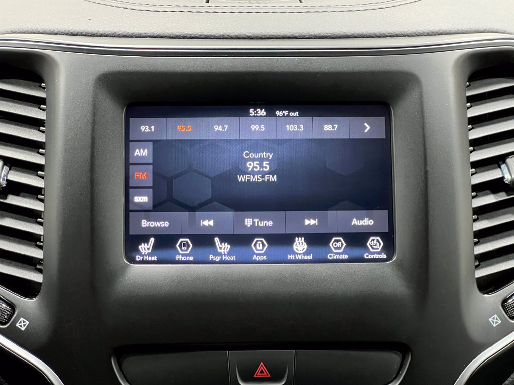 Used 2019 Jeep Cherokee Latitude Plus w/ Comfort/Convenience Group FWD image 23