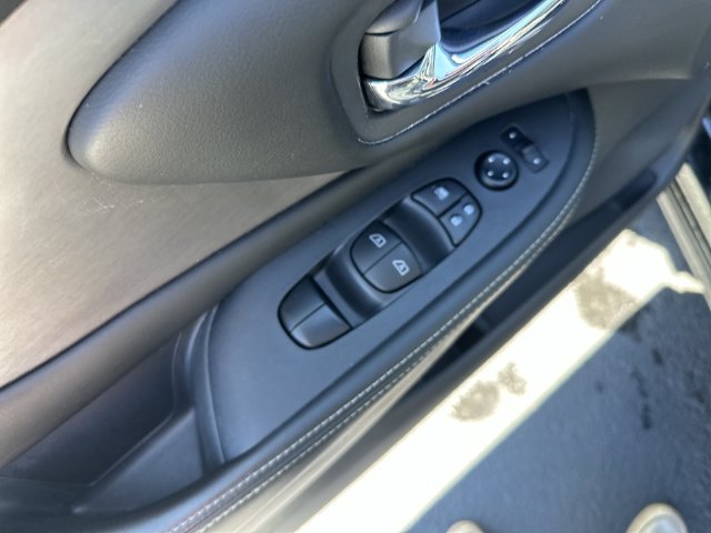 Used 2023 Nissan Murano SV w/ SV Midnight Edition Package AWD/4WD image 17