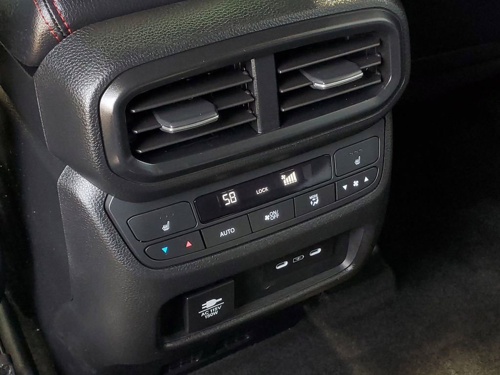 Used 2025 Honda Pilot Black Edition image 34