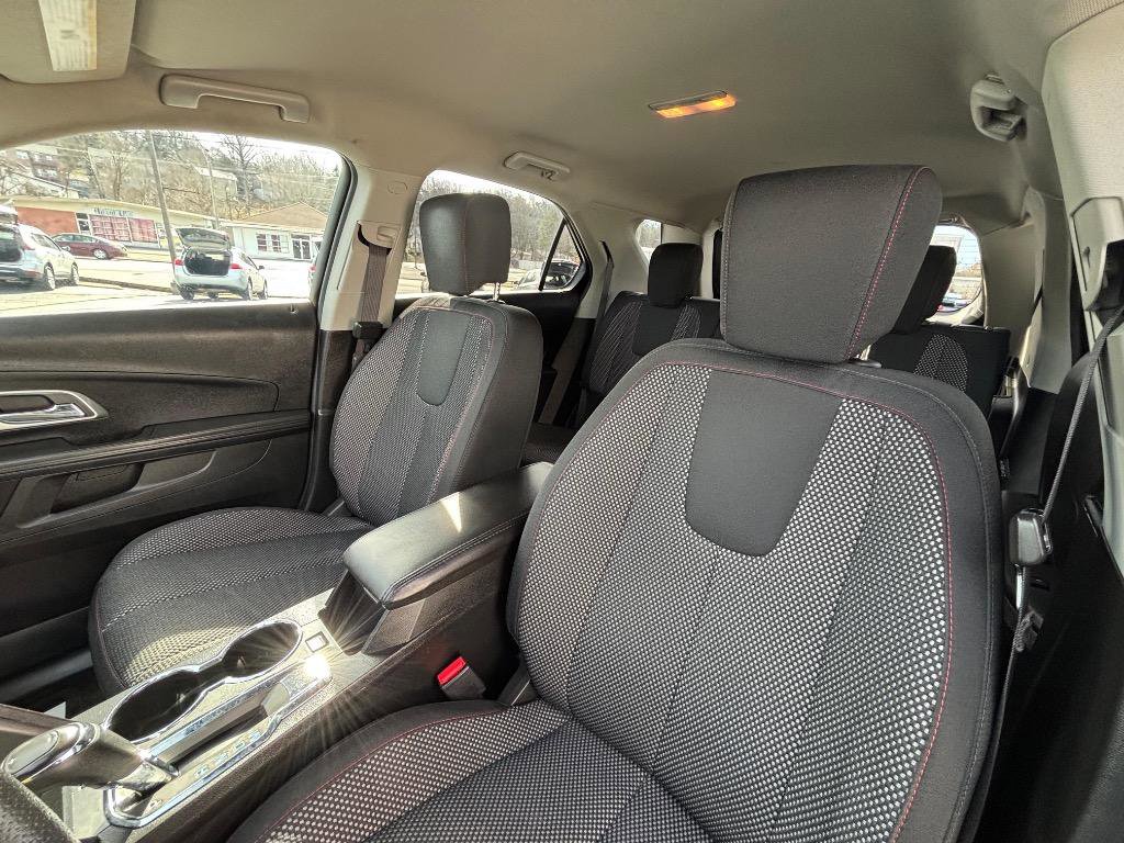 Used 2017 Chevrolet Equinox LT image 22