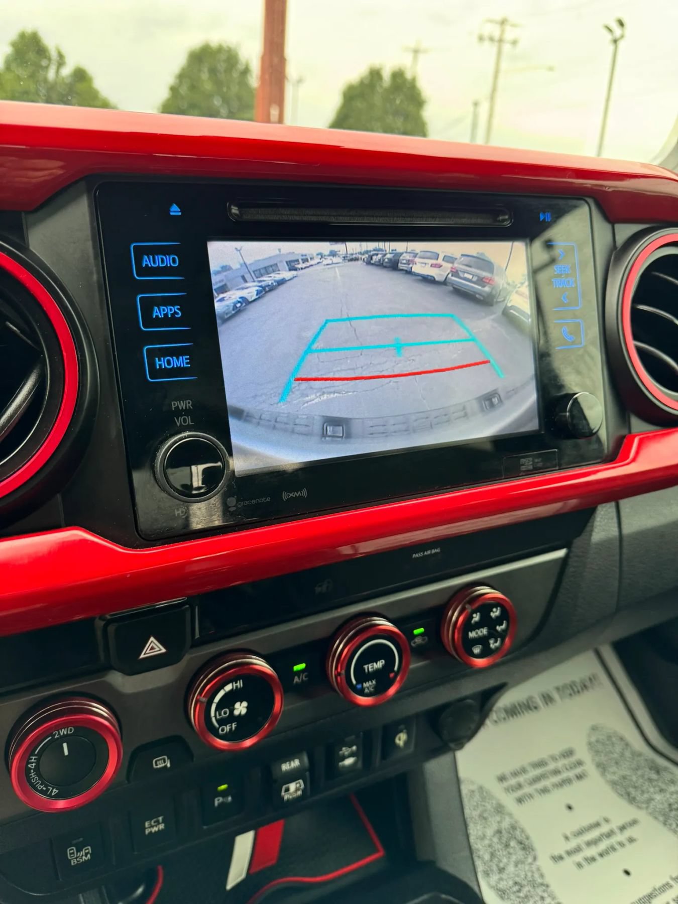 Used 2018 Toyota Tacoma TRD Off-Road w/ Technology Package AWD/4WD image 29