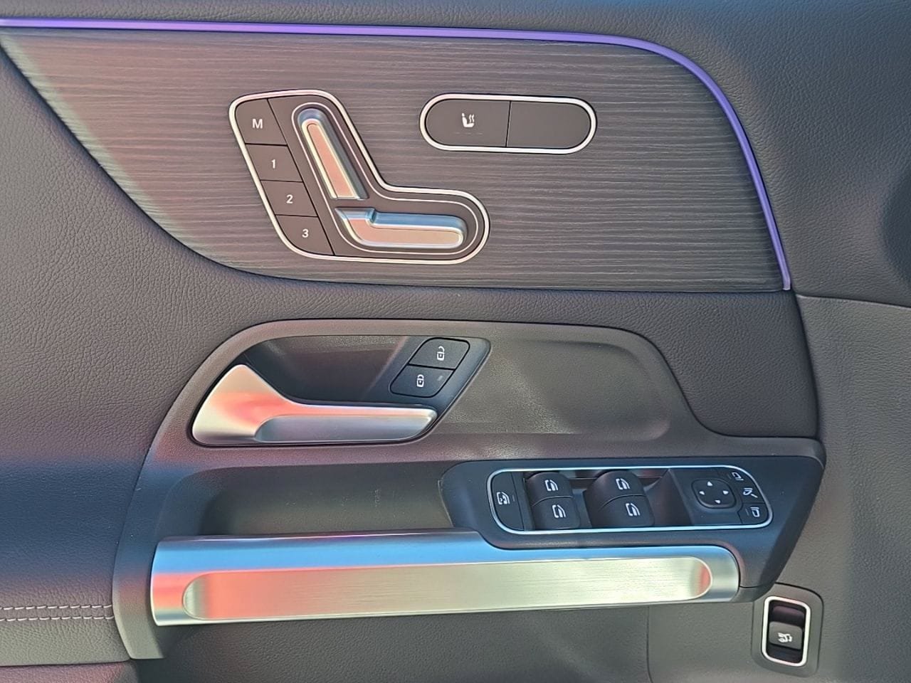New 2026 Mercedes-Benz GLB 250 4MATIC image 12